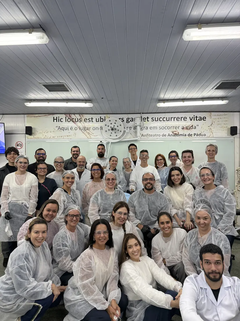Foto oficial da primeira turma reunida no laboratório